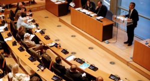 Read more about the article Τους αρχηγούς των παρατάξεων ενημέρωσε ο Δρόσος Τσαβλής